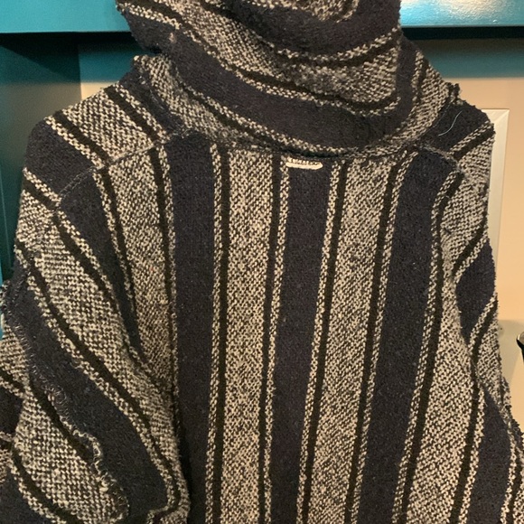 Hoodie XL BLUE AND GREY.  No tags.  Material unknown but warm. - Picture 7 of 7